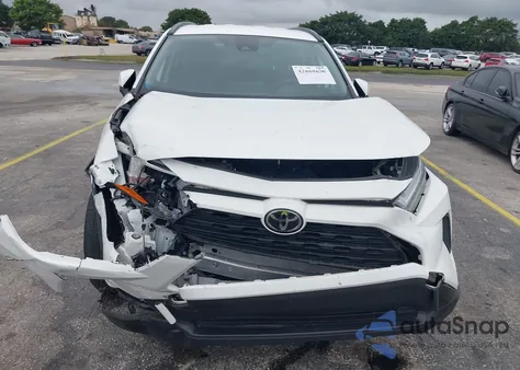 2023 Toyota Rav4 Xle z USA, uszkodzony, nr VIN 2T3W1RFV4PC230386